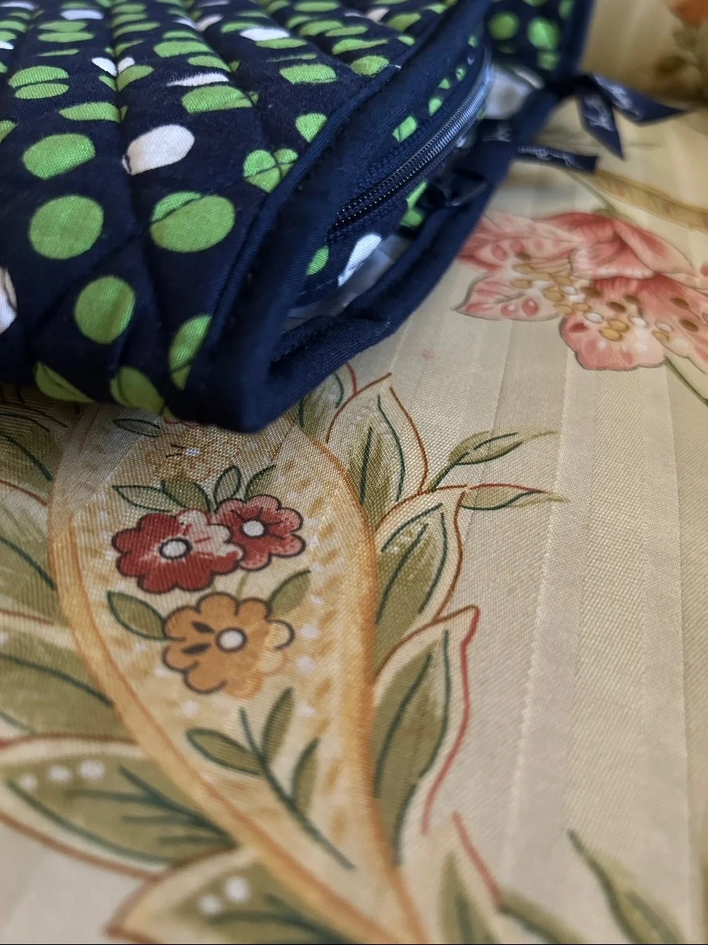 Vera Bradley Hanging Toiletries Case NEW